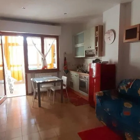 A Piedi Al Mare ,al Supermercato,farmacia,bar E Risto *